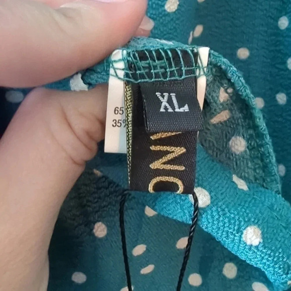 💖NWT Off the Shoulder Teal Top XL - Picture 2 of 9